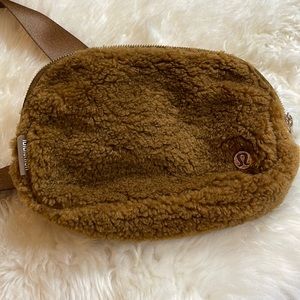 NWOT Lululemon Fleece Everywhere beltbag